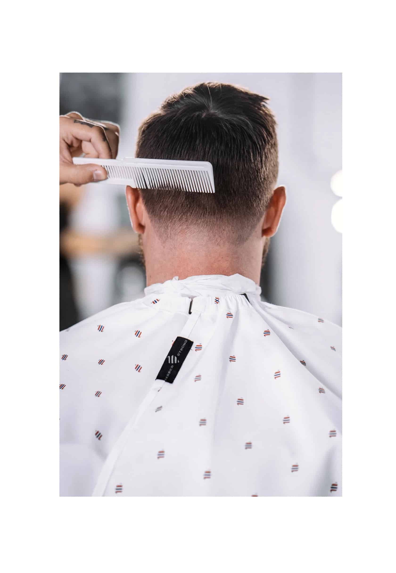  Barber Strong The Barber Cape Haircut Cover for Men, Hair  Repelling and Static-Reducing Material, Water Resistant Fabric : Beauty 